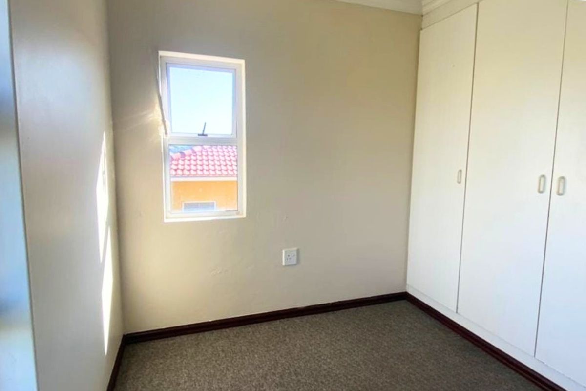 Convenience Meets Comfort in Beacon Bay with a 3-bedroomed Home That Will Fit Your Lifestyle at a Most Affordable Price! - Photo 5