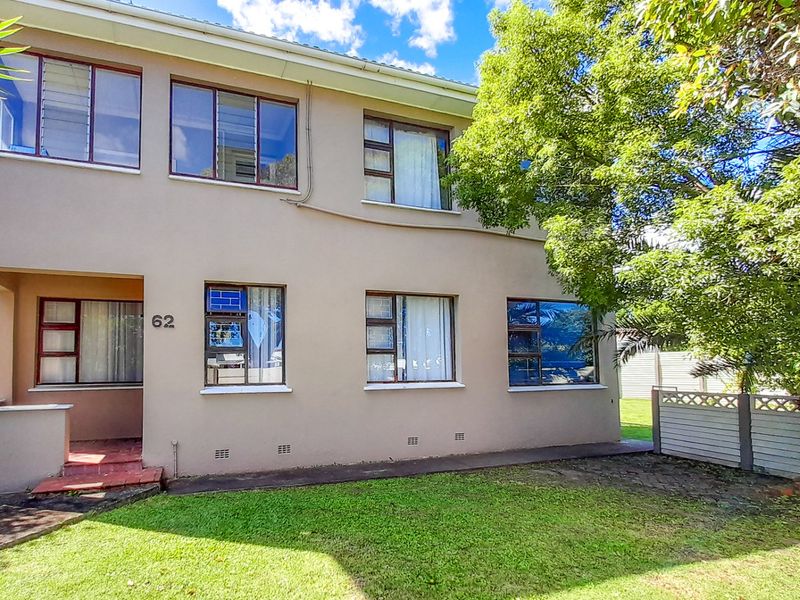 Versatile Corner-Stand Lifestyle with Pool, Garden & Income Potential in Popular Vincent. - Photo 3