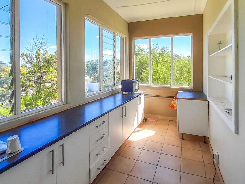 Versatile Corner-Stand Lifestyle with Pool, Garden & Income Potential in Popular Vincent. - Photo 9