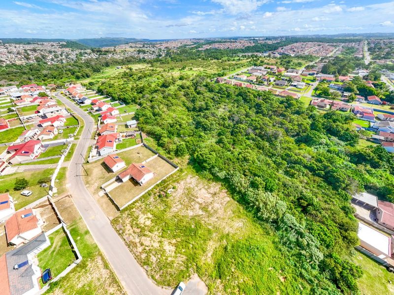 Investor’s Goldmine in Haven Hills – Unlock 4.2 Hectares of Prime Development Land - Photo 1