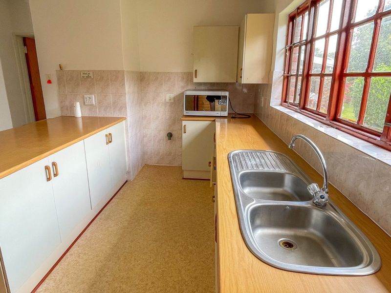 Retire to Nature, Refined in a Refreshed Home in Secure Over-55’s Estate in Sought After Gonubie - Photo 10