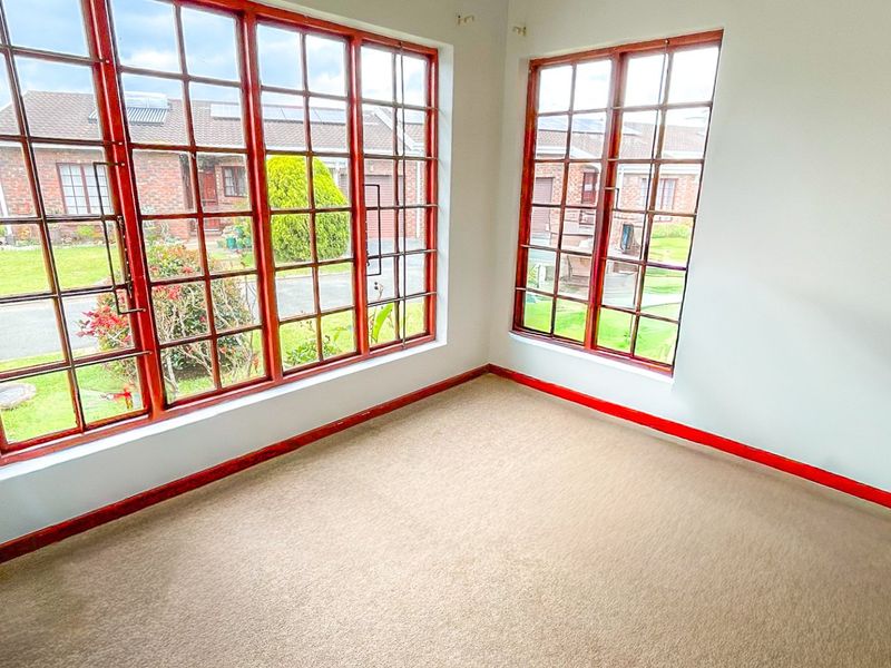 Retire to Nature, Refined in a Refreshed Home in Secure Over-55’s Estate in Sought After Gonubie - Photo 6