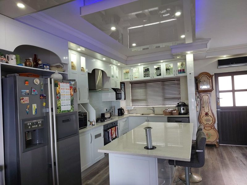 TWO BEDROOM FULLY FURNISHED APARTMENT FOR SALE IN PORT SHEPSTONE - Photo 5