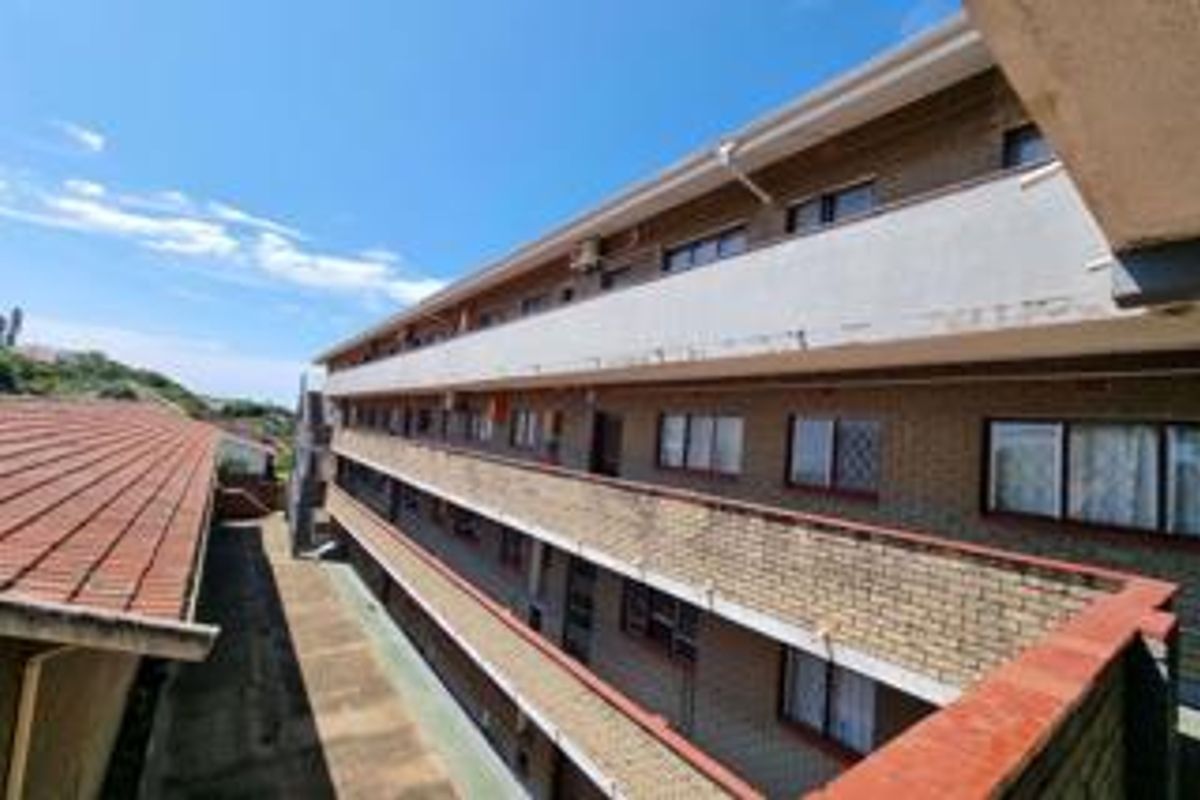 TWO BEDROOM FULLY FURNISHED APARTMENT FOR SALE IN PORT SHEPSTONE - Photo 2