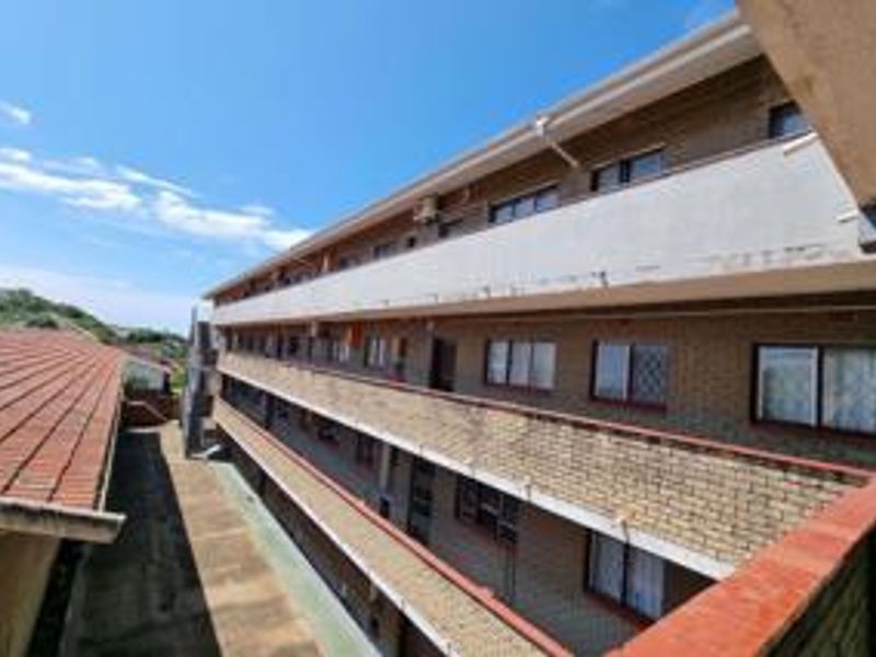 Spacious Port Shepstone Flat with Modern Kitchen - Photo 2