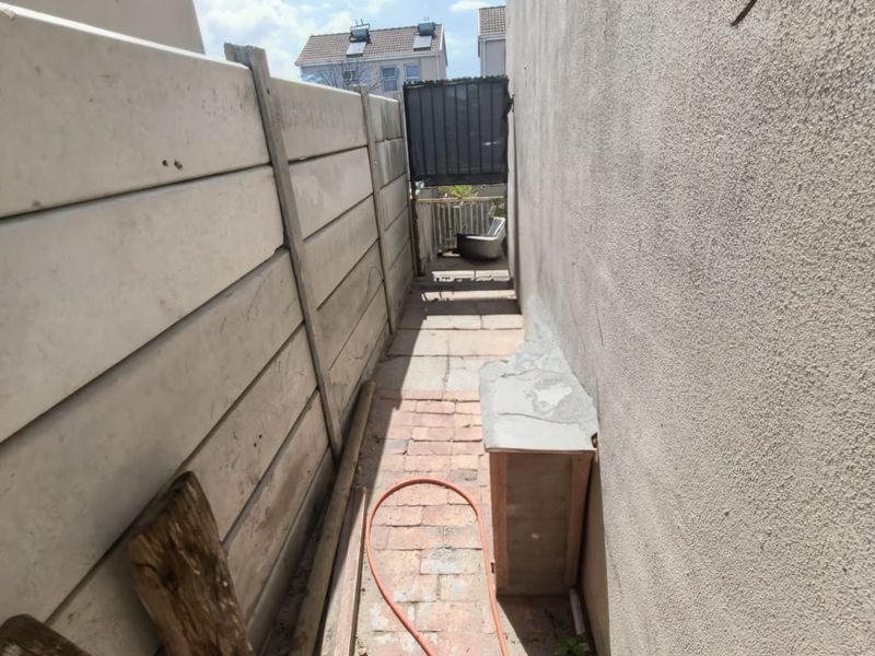 Move-In Ready Side-Entrance Home - Photo 10