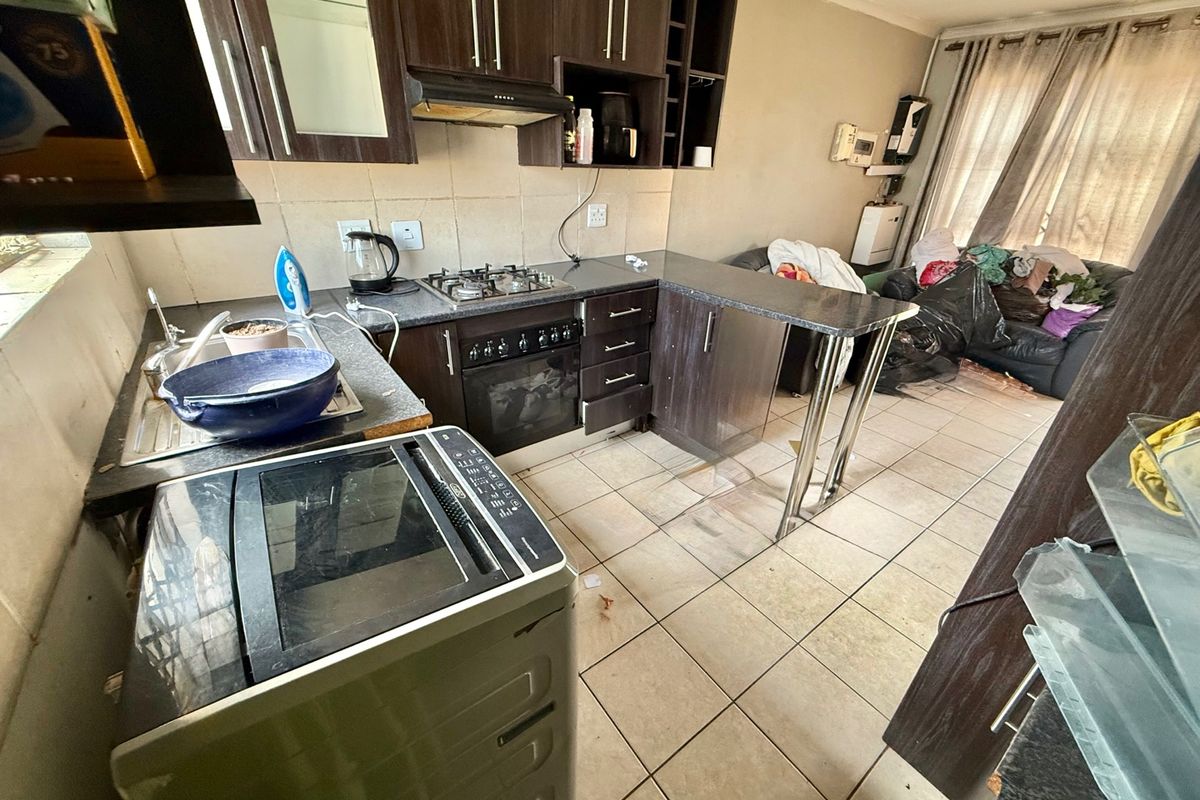 Secure & Spacious House In Rondebosch - TO BE REFURBISHED - Photo 5