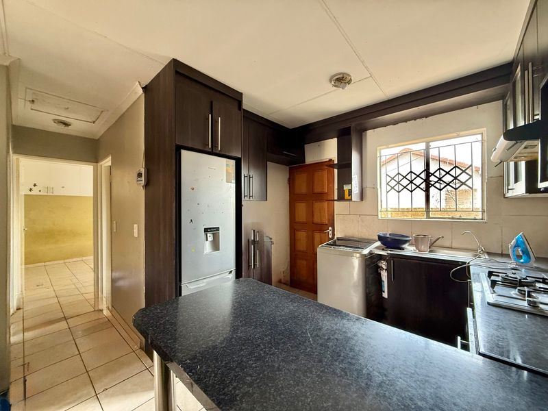 Secure & Spacious House To Let In Rondebosch - Photo 4