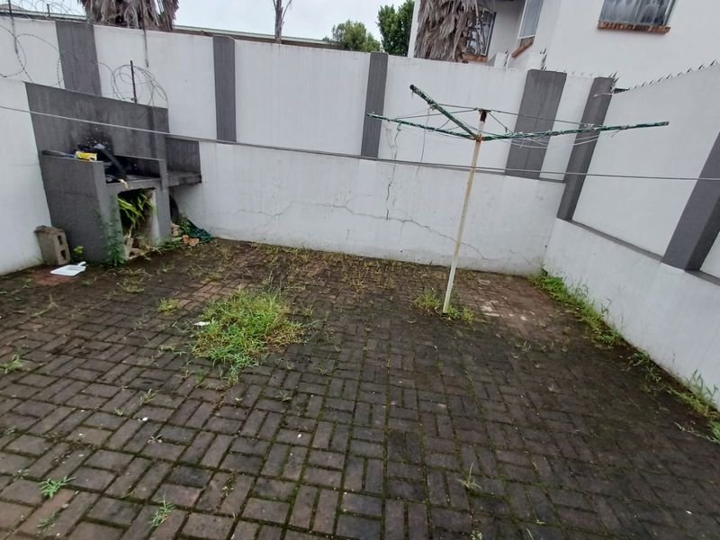 2 Bed Apartment in King Williams Town Central for Sale - Photo 7