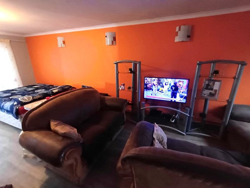 2 Bed Apartment in King Williams Town Central for Sale - Photo 5