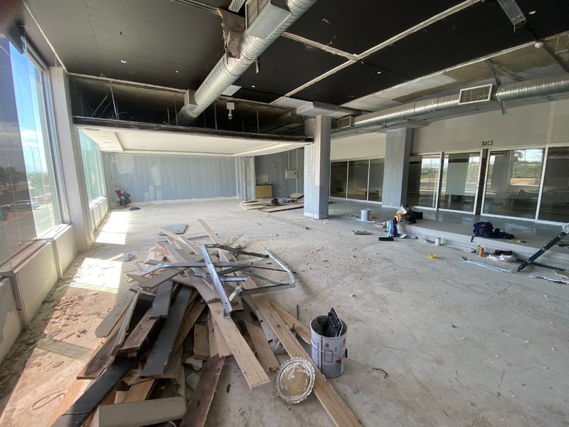 175m2 Commercial Space to Let  - Photo 9