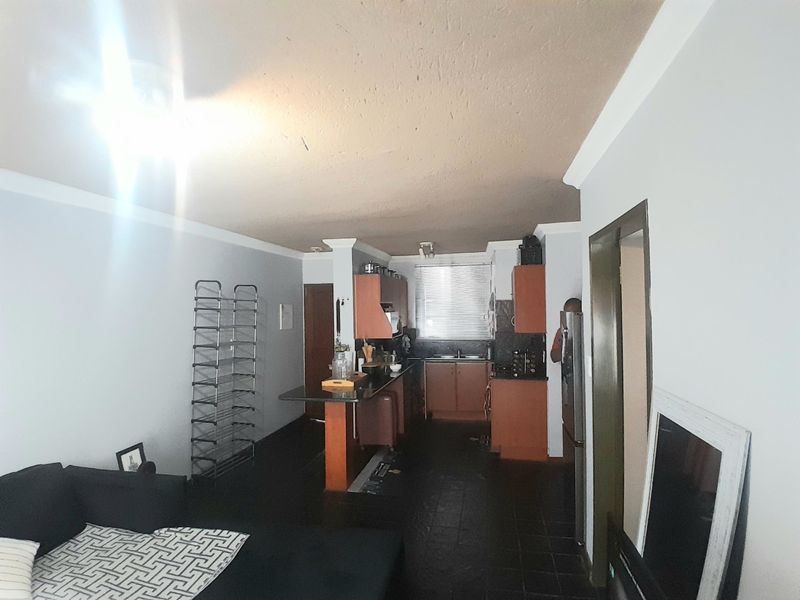 One bed One bath  ground-floor investment apartment for sale in Erand Court,Vodaworld precinct - Photo 6