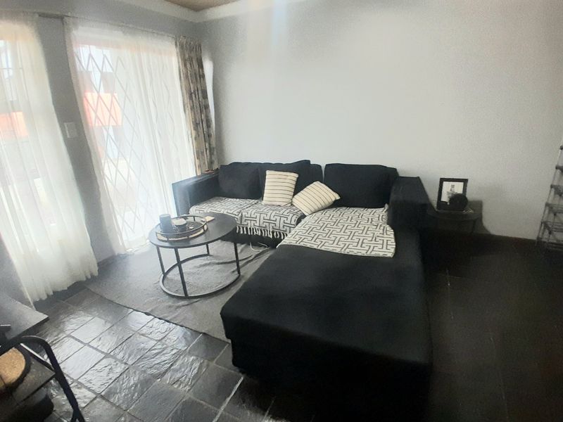 One bed One bath  ground-floor investment apartment for sale in Erand Court,Vodaworld precinct - Photo 2