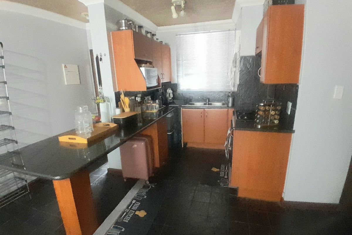 One bed One bath  ground-floor investment apartment for sale in Erand Court,Vodaworld precinct - Photo 3