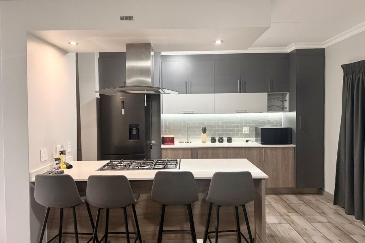 2 Bedroom 2 Bathroom For Rent - Photo 3