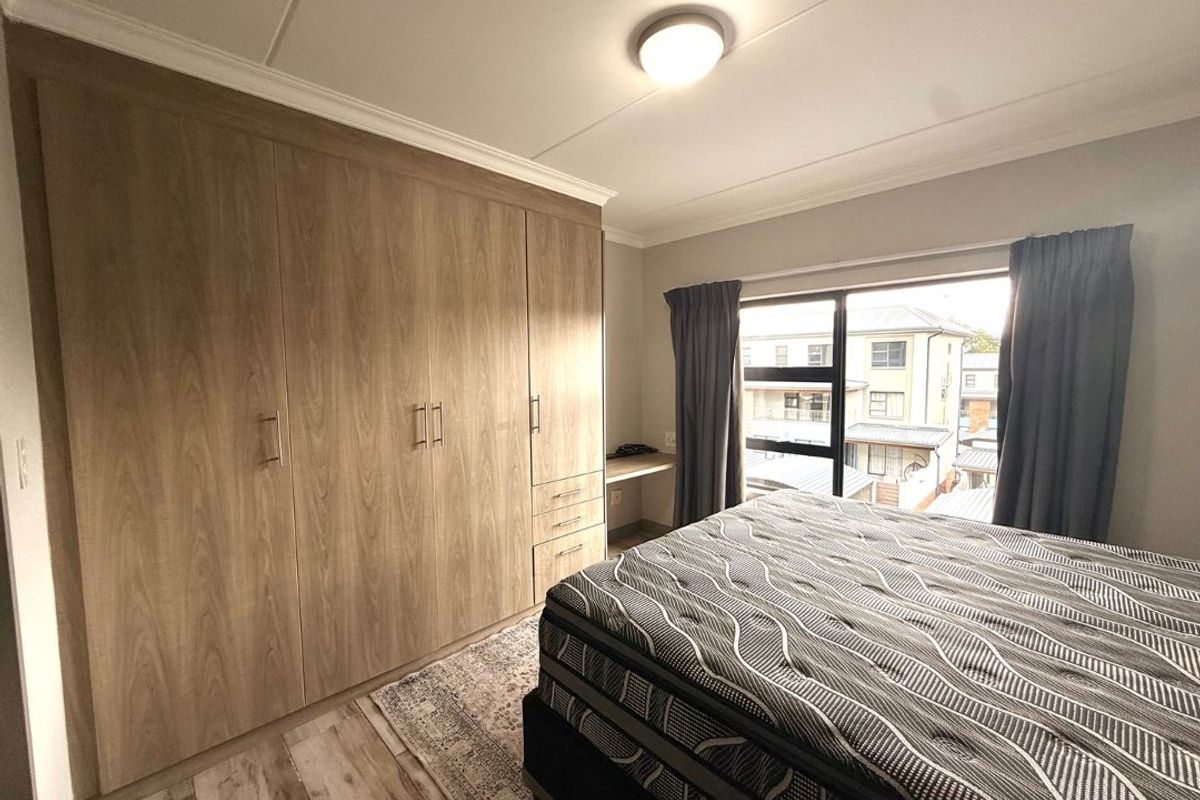 2 Bedroom 2 Bathroom For Rent - Photo 4