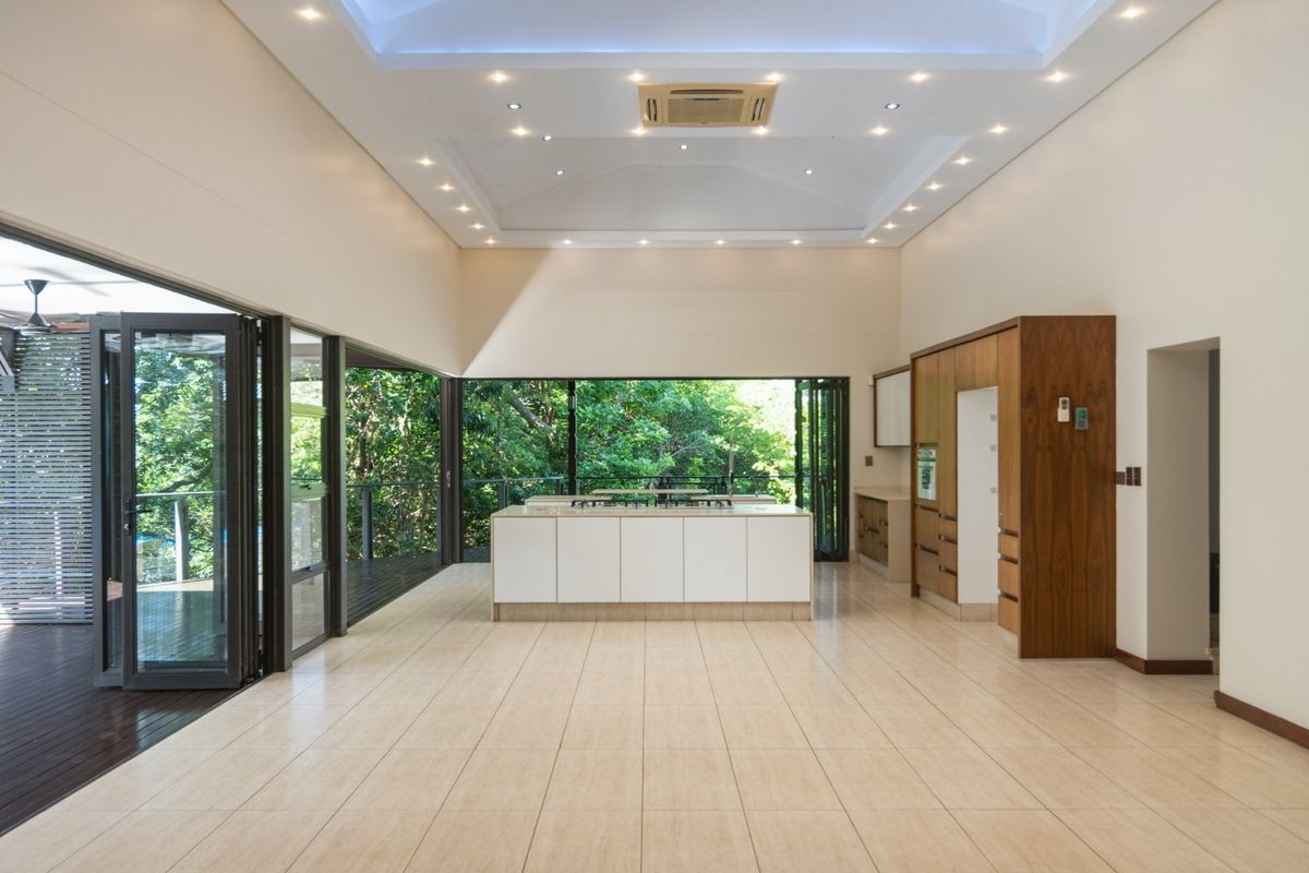 Tranquil Living with Contemporary Flair - Photo 2