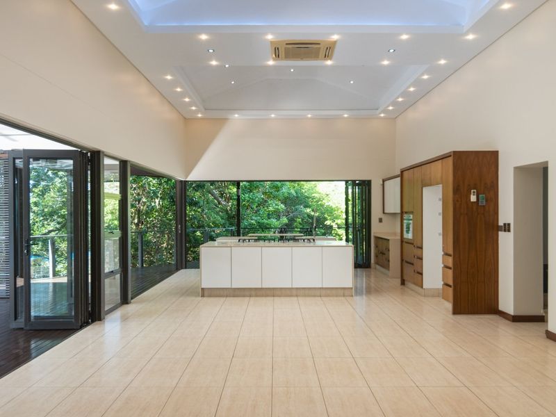 Tranquil Living with Contemporary Flair - Photo 2