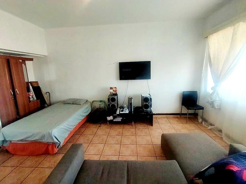 2 bedroom apartment /flat for sale - Photo 3