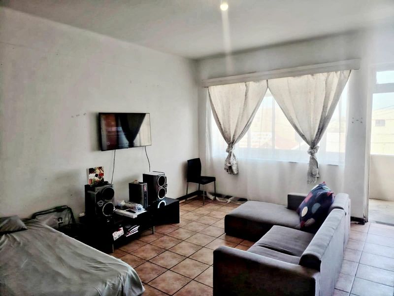 2 bedroom apartment /flat for sale - Photo 2