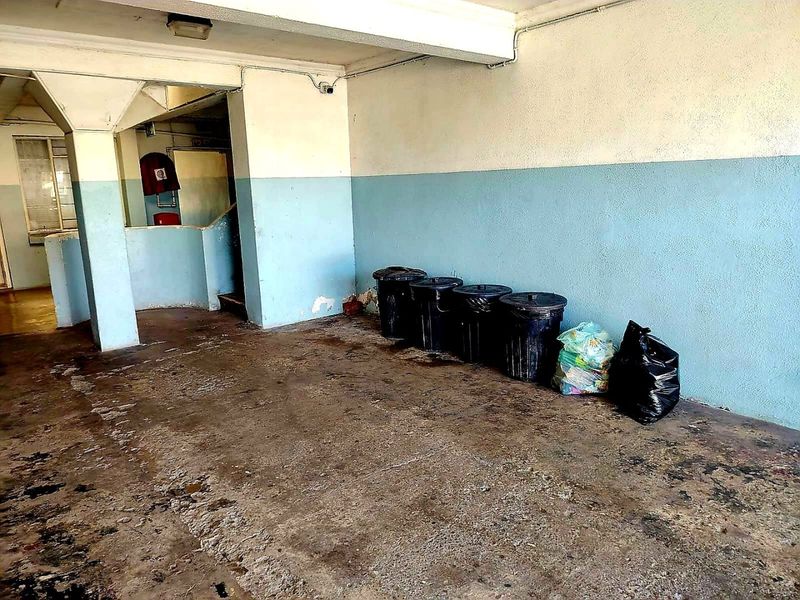 2 bedroom apartment /flat for sale - Photo 8