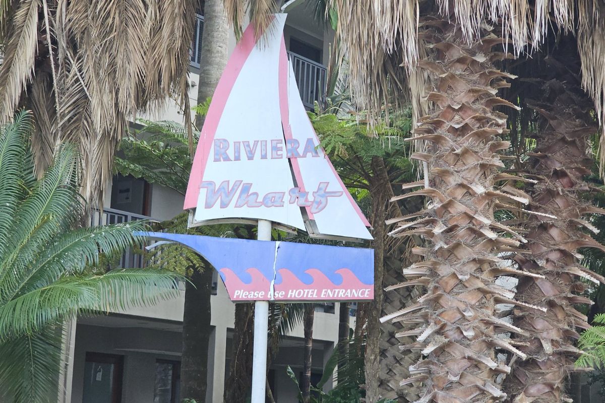 PRIME HOSPITALITY INVESTMENT. FULLY OPERATIONAL RIVERSIDE & COASTAL HOTEL - Photo 2