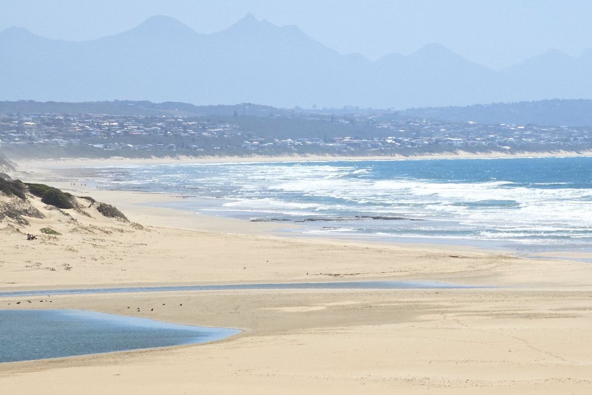 PRIME HOSPITALITY INVESTMENT. FULLY OPERATIONAL RIVERSIDE & COASTAL HOTEL - Photo 5