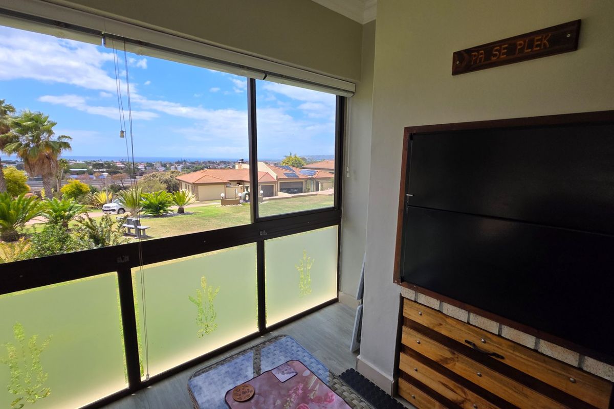 Beautiful Townhouse in Pristine Condition...  Ocean Views... Worth Every Cent !!! - Photo 2