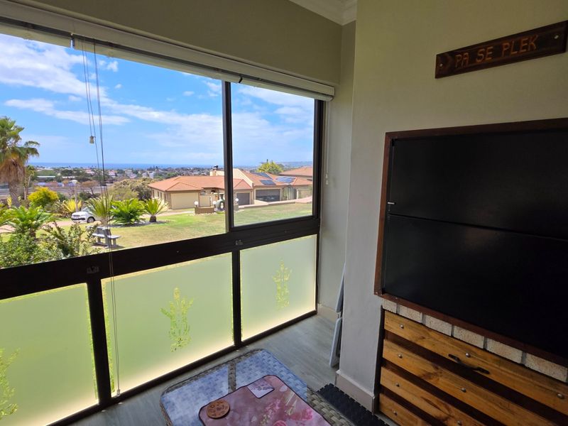 Beautiful Townhouse in Pristine Condition...  Ocean Views... Worth Every Cent !!! - Photo 2