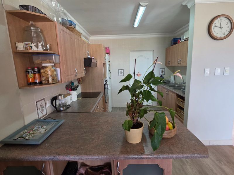 Beautiful Townhouse in Pristine Condition...  Ocean Views... Worth Every Cent !!! - Photo 10