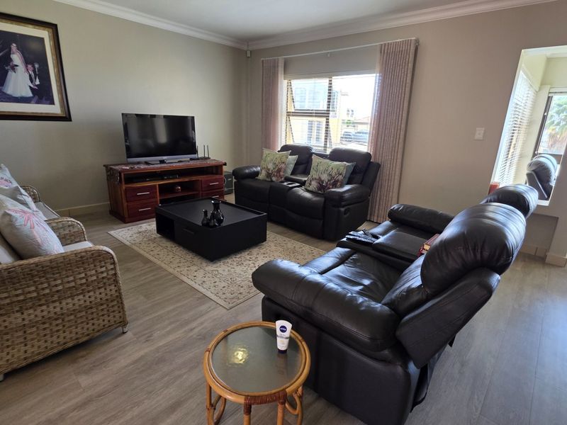 Beautiful Townhouse in Pristine Condition...  Ocean Views... Worth Every Cent !!! - Photo 8