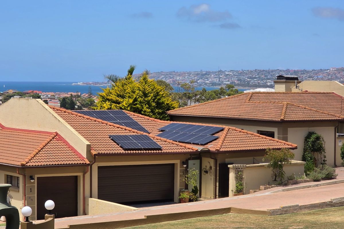 Beautiful Townhouse in Pristine Condition...  Ocean Views... Worth Every Cent !!! - Photo 5