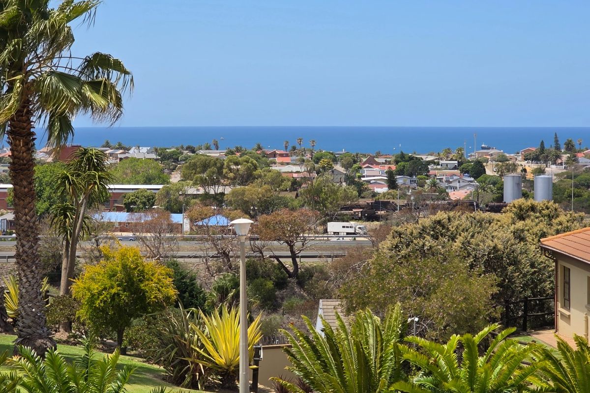 Beautiful Townhouse in Pristine Condition...  Ocean Views... Worth Every Cent !!! - Photo 3