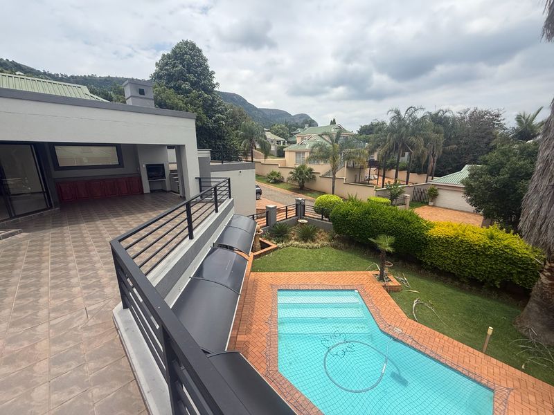 Exclusive Caribbean Beach Club Estate Home with Dam Views - Photo 10