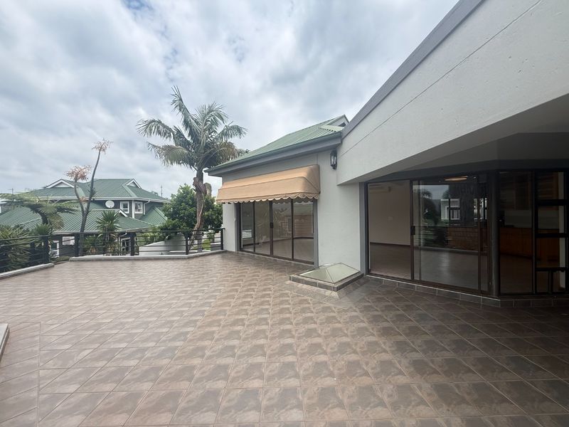 Exclusive Caribbean Beach Club Estate Home with Dam Views - Photo 8