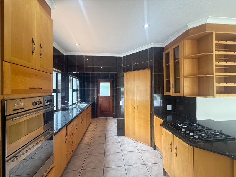 Exclusive Caribbean Beach Club Estate Home with Dam Views - Photo 4