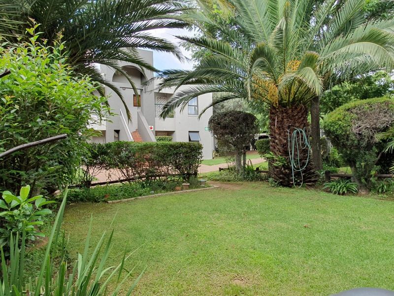 Immaculate 2 bedroom 2 bath ground-floor apartment for sale in The Glades - Photo 1