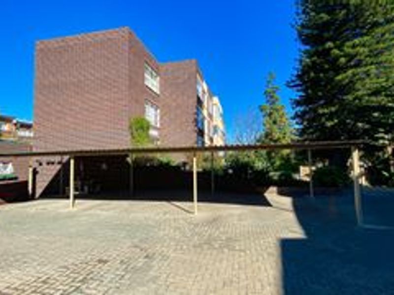 1 bedroom apartment in nice complex - Photo 3