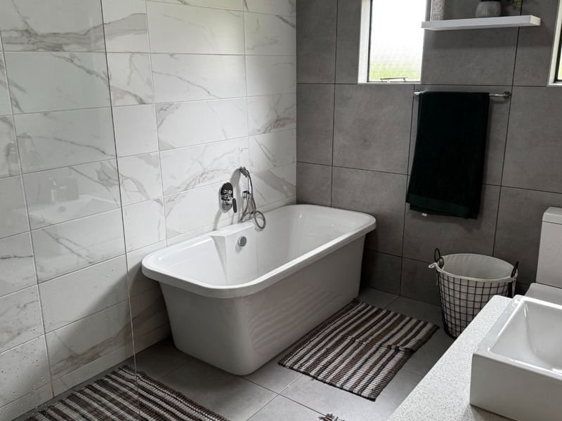 LUXURY 265 ha game farm in the Waterberg, with permanent river - Photo 7