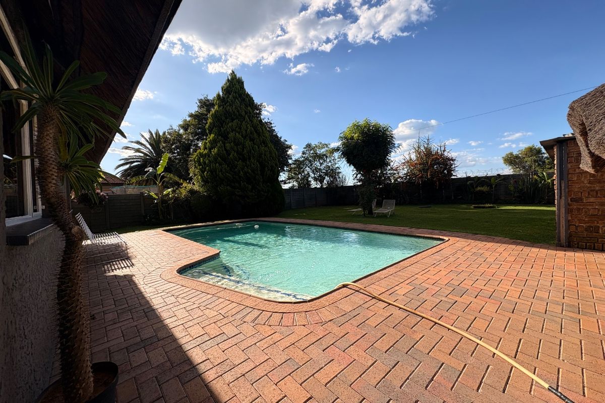 Stunning & Modern 3-Bedroom Family Home in Sought - After Extension 4  - Photo 2