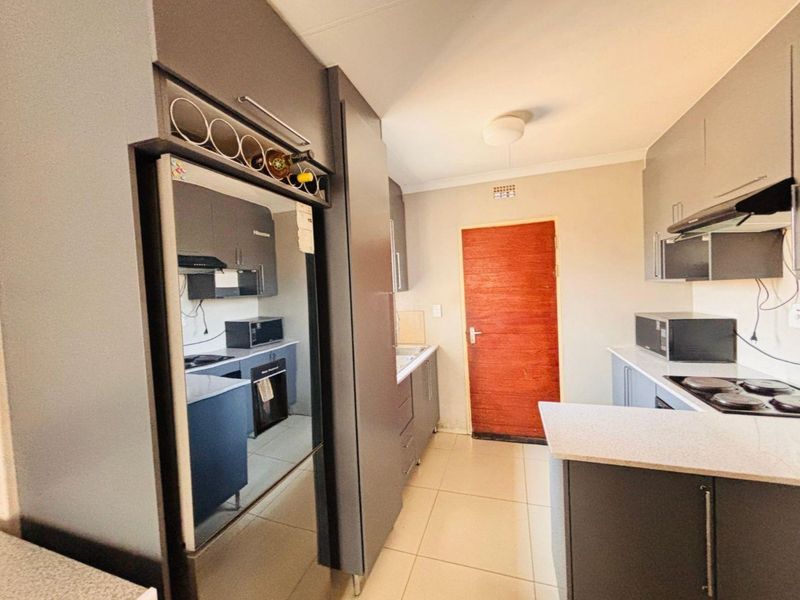 3 Bedroom House for Sale in Riverside View - Photo 4