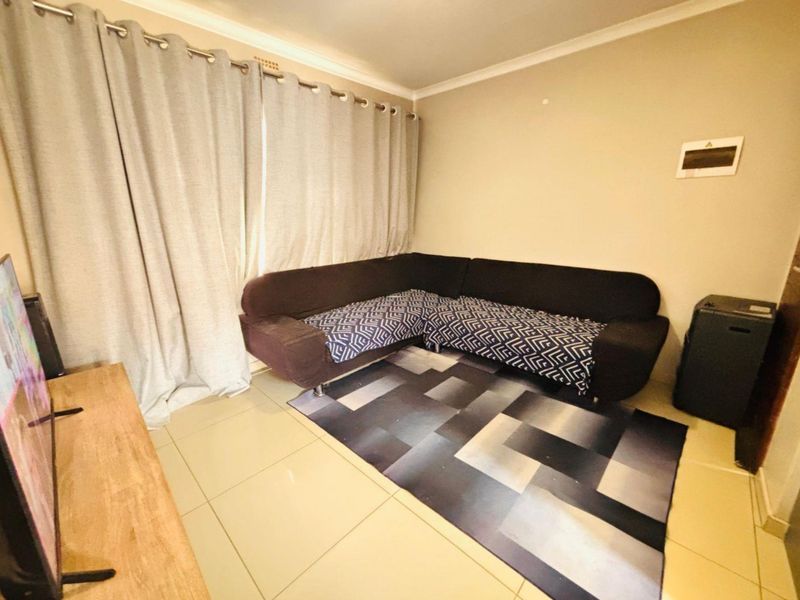 3 Bedroom House for Sale in Riverside View - Photo 10