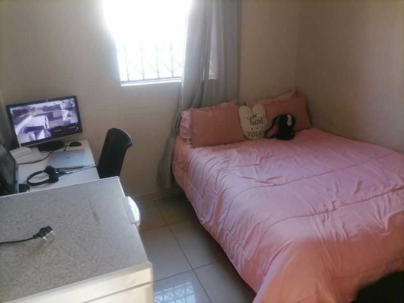 3 Bedroom House for Sale in Riverside View - Photo 6