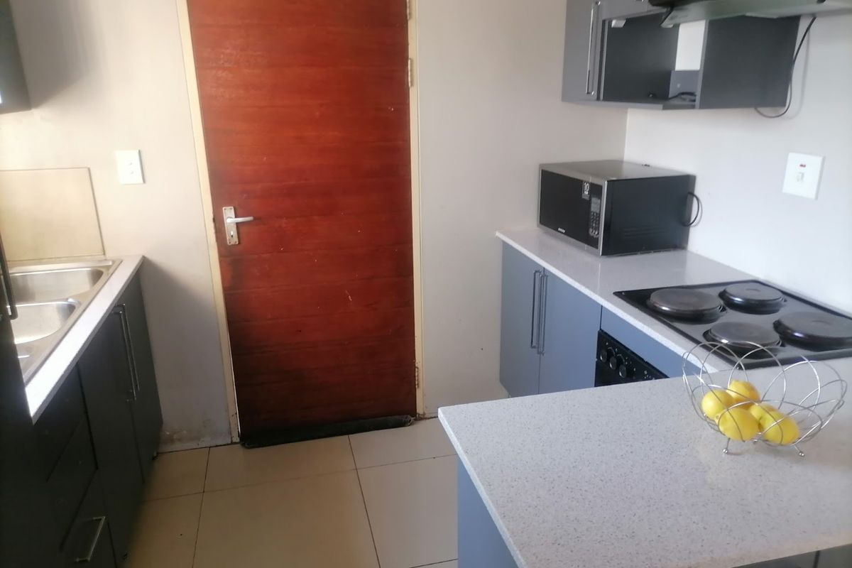 3 Bedroom House for Sale in Riverside View - Photo 3