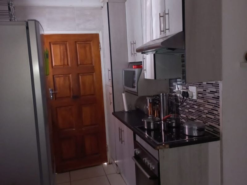 Stunning 2 Bedroom House for sale in Windmill Park - Photo 10