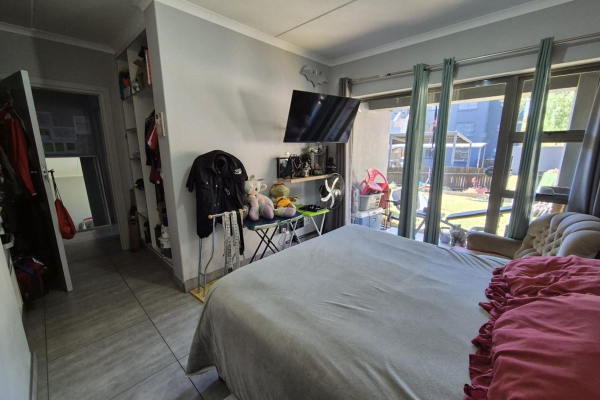 Secure 3-Bed Apartment in The Reeds, Waterstone Park Estate - Photo 5