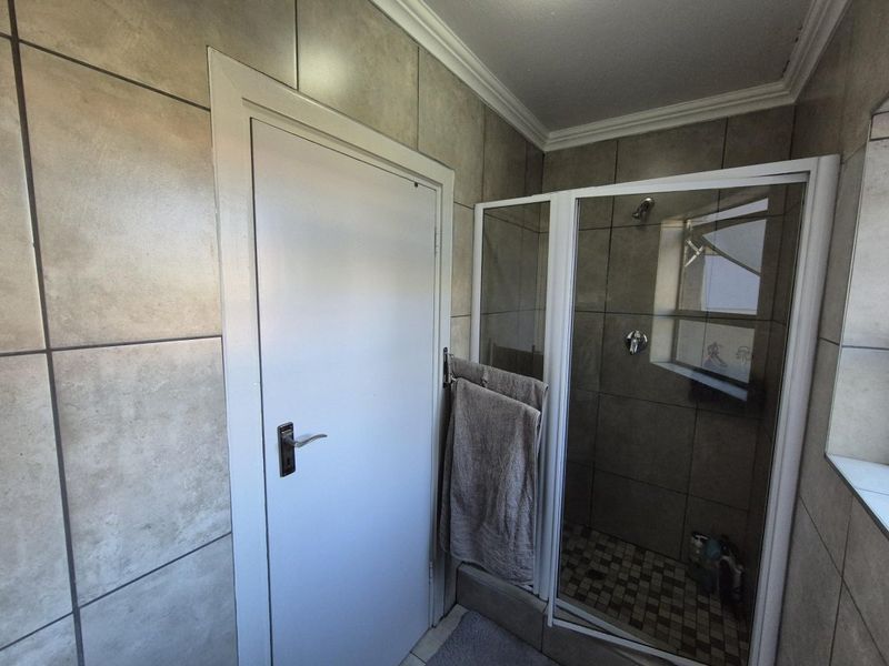 Secure 3-Bed Apartment in The Reeds, Waterstone Park Estate - Photo 8