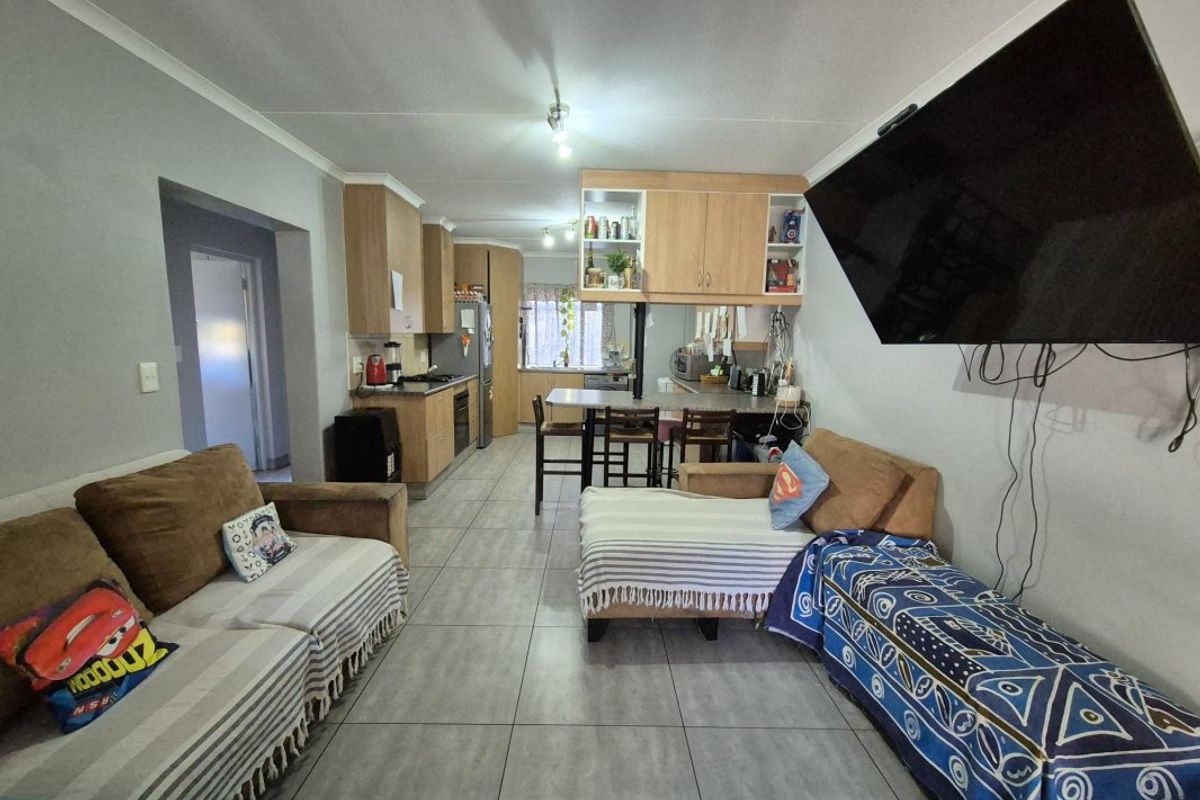 Secure 3-Bed Apartment in The Reeds, Waterstone Park Estate - Photo 4