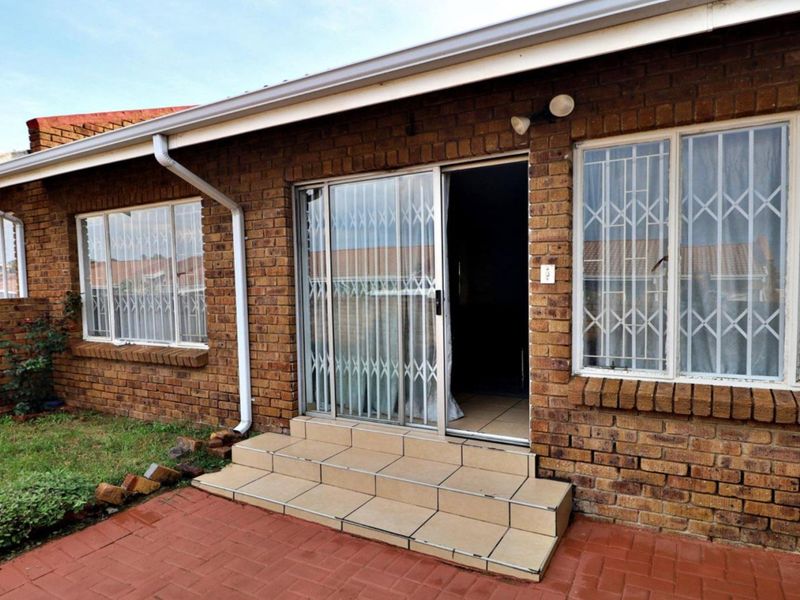 2 Bedroom Townhouse for Sale in Norkem Park - Photo 8