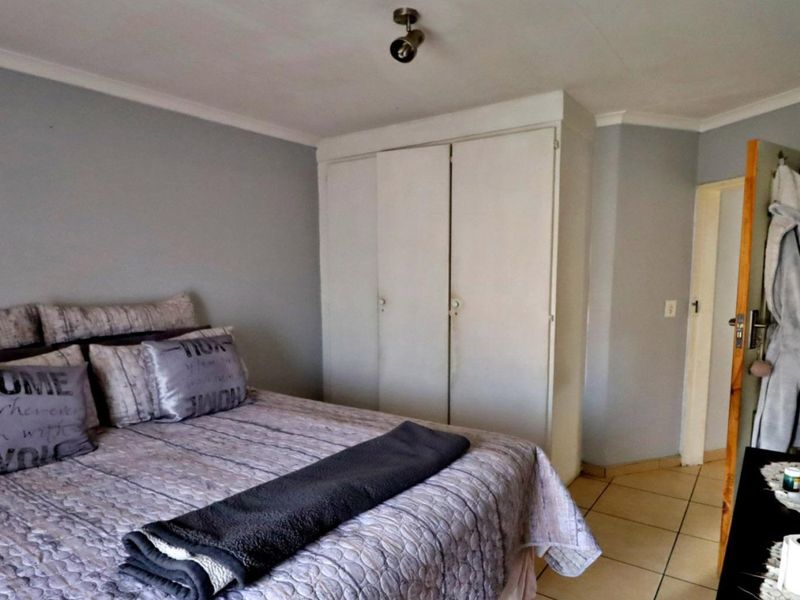 2 Bedroom Townhouse for Sale in Norkem Park - Photo 7